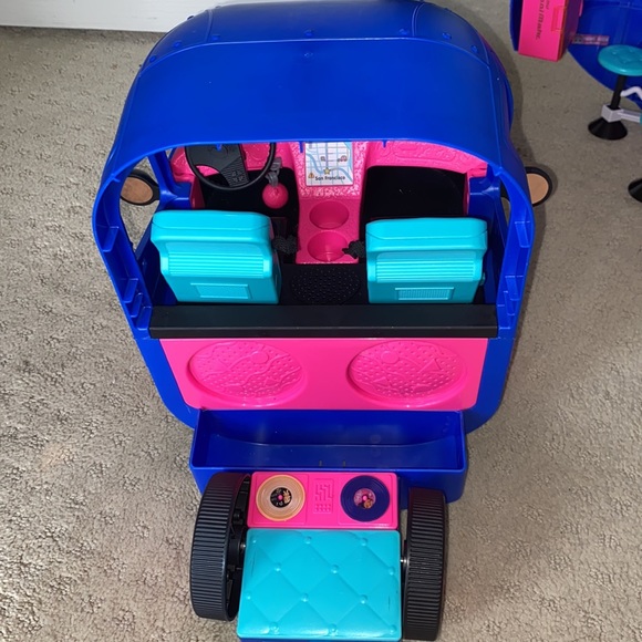 LOL Surprise! OMG 4 in 1 Glamper Van - Picture 12 of 13